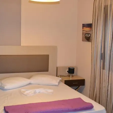 αmalia Lux * Βρασνά