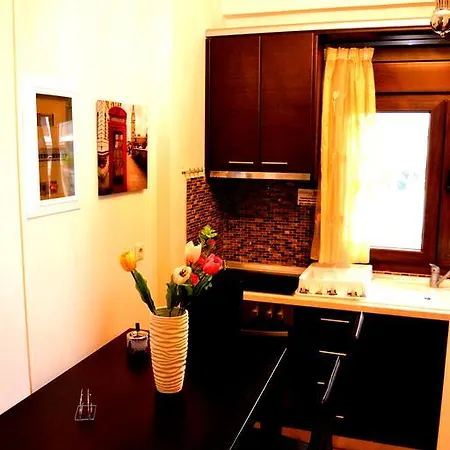 αmalia Lux Βρασνά